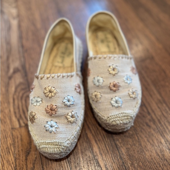 Jack Rogers Cream and Tan Espadrilles Flower Palmer Canvas Size 6.5 - Picture 2 of 9